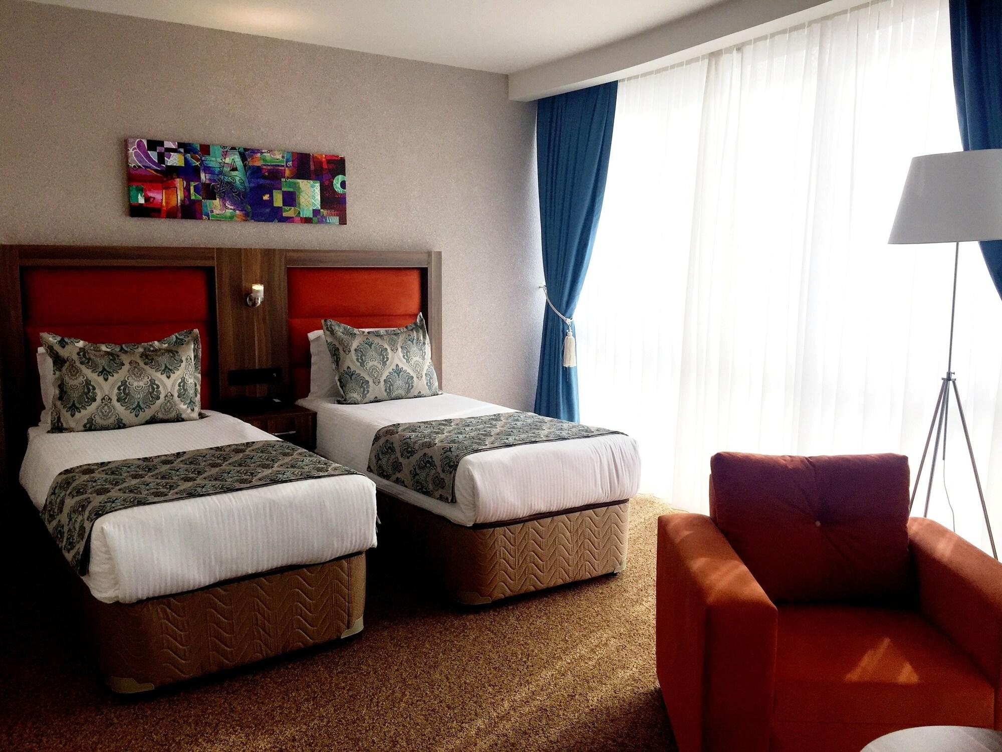 Sky Tower Hotel Batumi Exterior foto A room at the hotel
