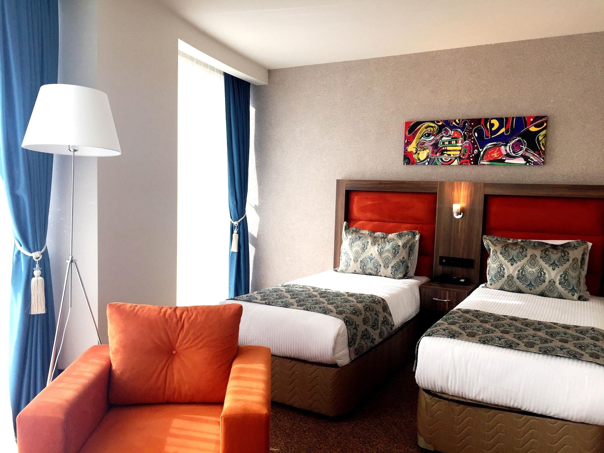 Sky Tower Hotel Batumi Exterior foto A room at the hotel