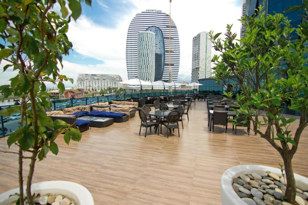 Sky Tower Hotel Batumi Exterior foto Sky bar
