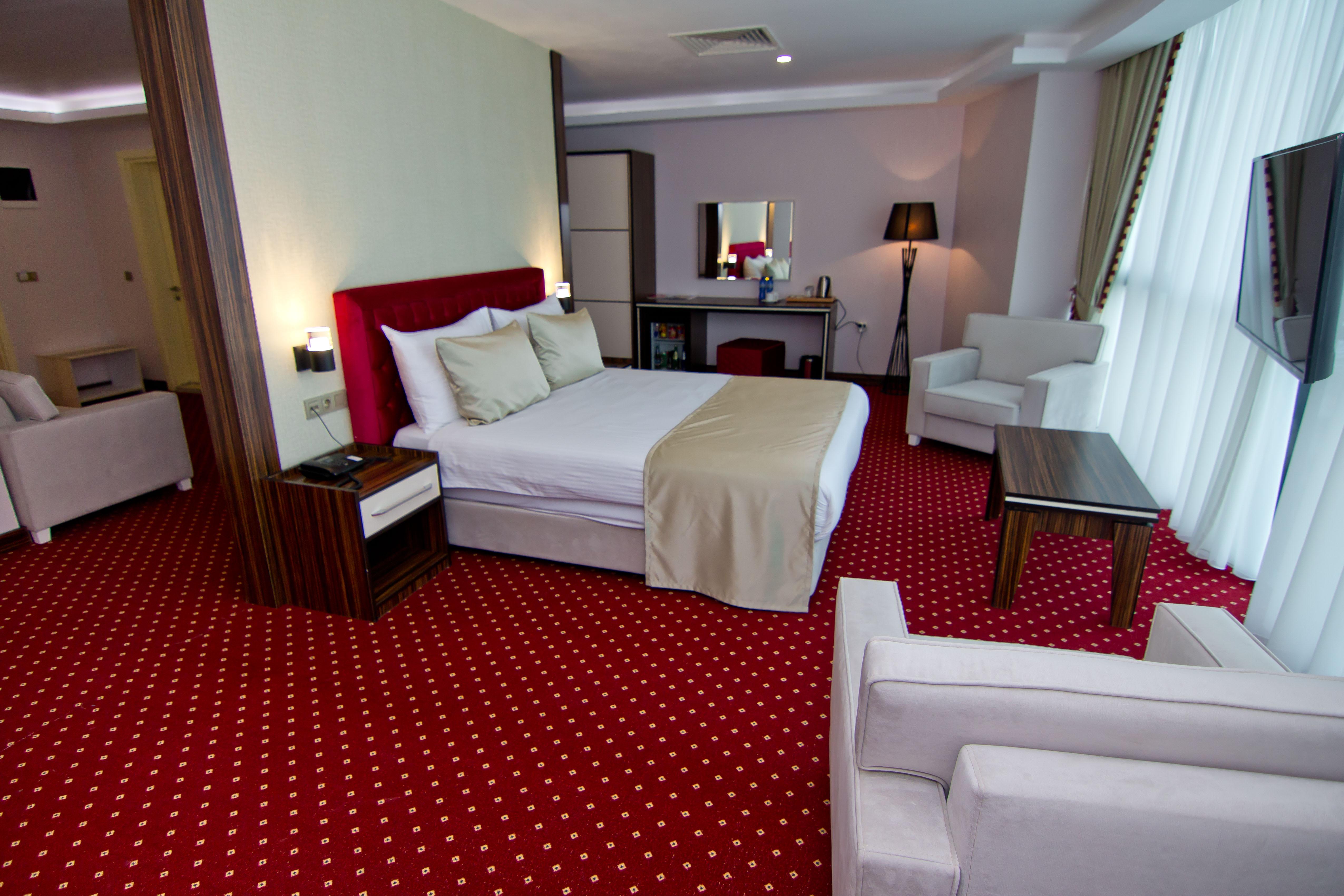 Sky Tower Hotel Batumi Exterior foto A room at the hotel
