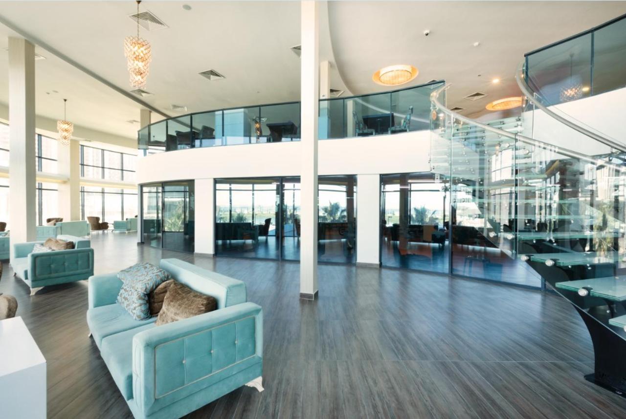 Sky Tower Hotel Batumi Exterior foto The interior of the new building