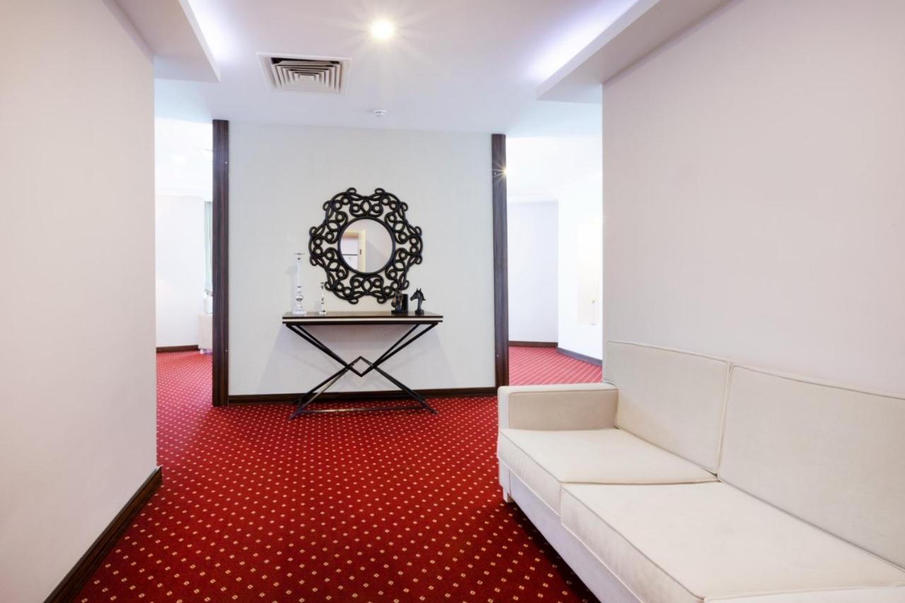 Sky Tower Hotel Batumi Exterior foto
